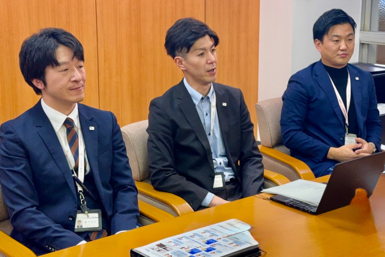 左から順にトヨタモビリティ富山 藤平祥吾様、岡田貴侍様、長谷川直人様